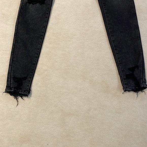 American Eagle Distressed Next Level Stretch Jeggings in black size 6 long - Picture 2 of 10